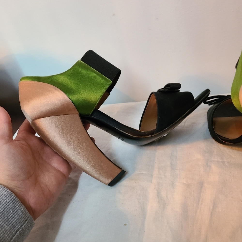 Prada Heels *RARE* - Picture 9 of 15